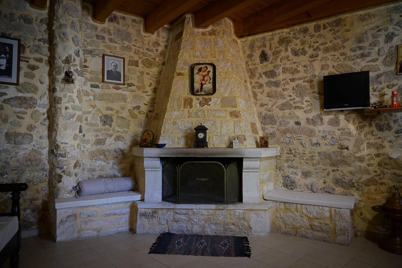 Traditional Stone Mezonete Krousonas  Extérieur photo